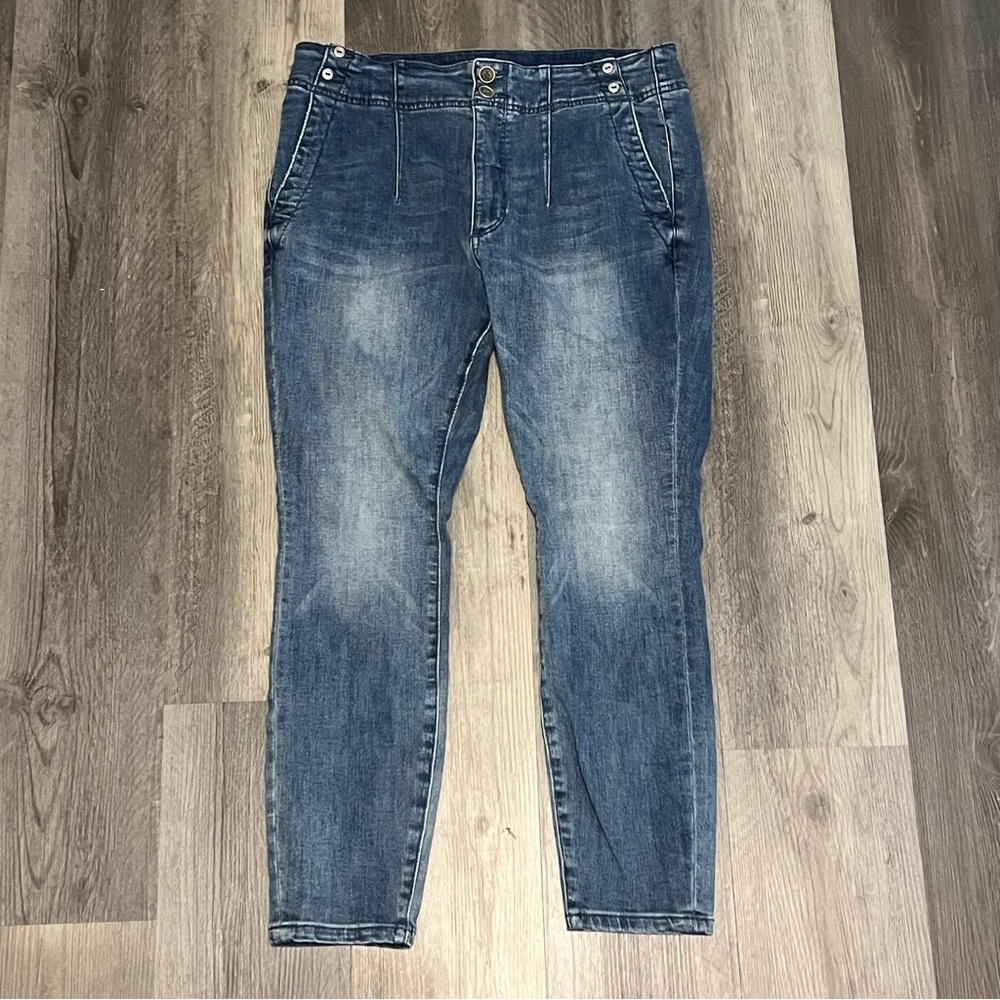 Pilcro Anthropologie High Rise Skinny Pleat Dart Detail Jeans Medium Wash Sz 32
